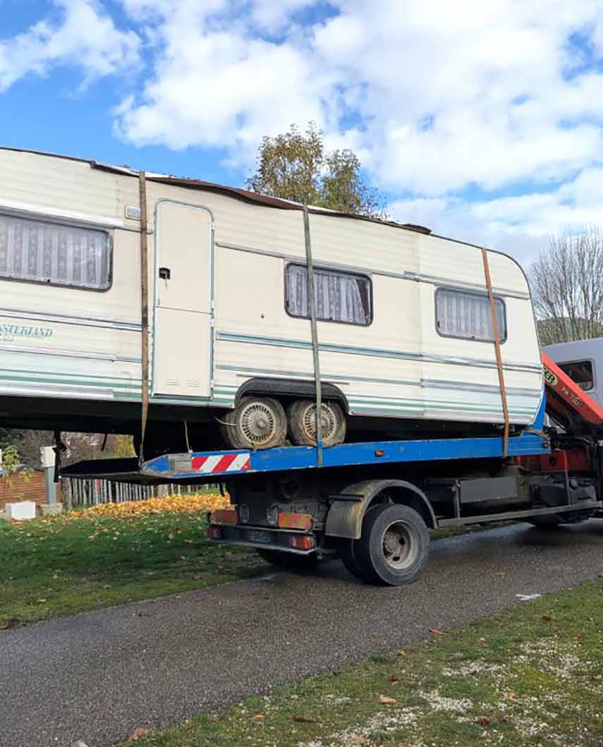 Débarras d'une grande caravane